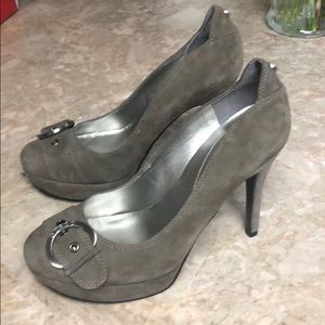 New Guess gray pumps - size 7.5